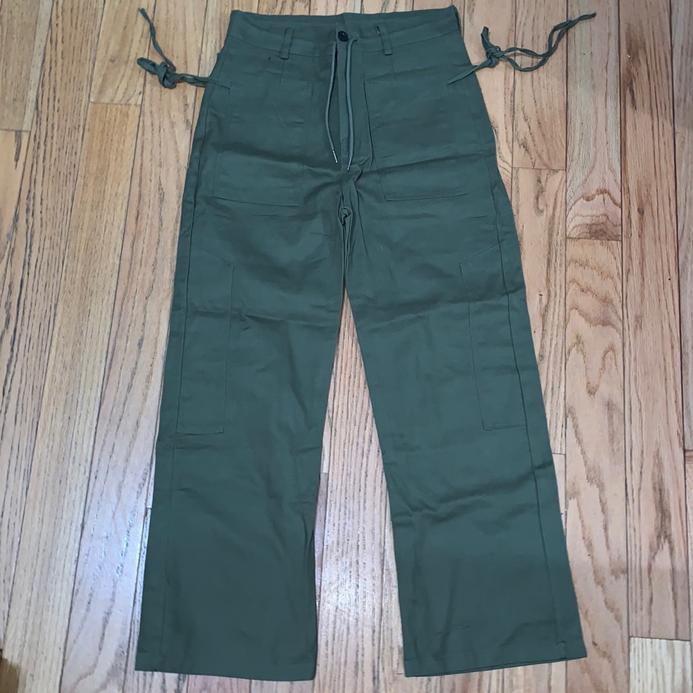 White fox cargo pants size Small